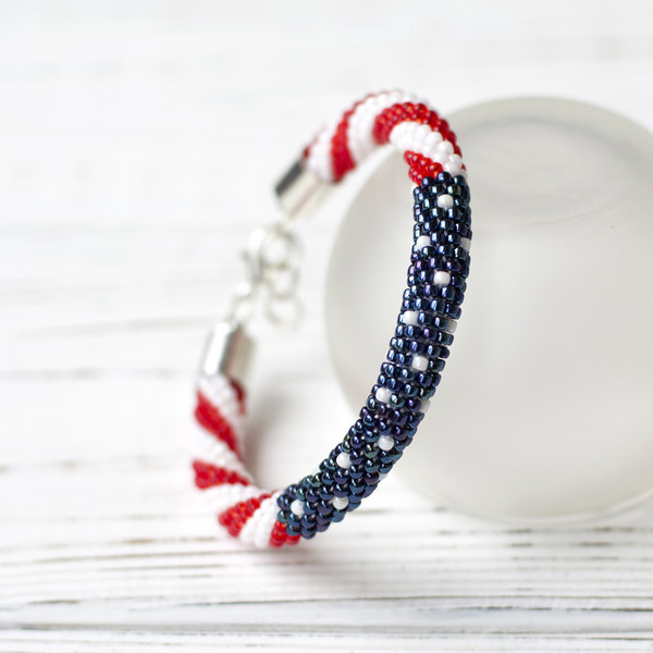 High-Quality Toho Beads Bracelet in American Flag Colors