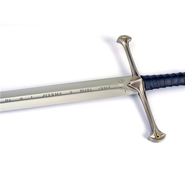 The-Legendary-AndurilNarsil-Sword-A-Must-Have-for-LOTR-Collectors-USA-Vanguard (3).jpg