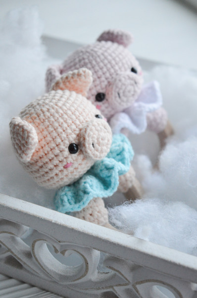 cute crochet pig.jpg