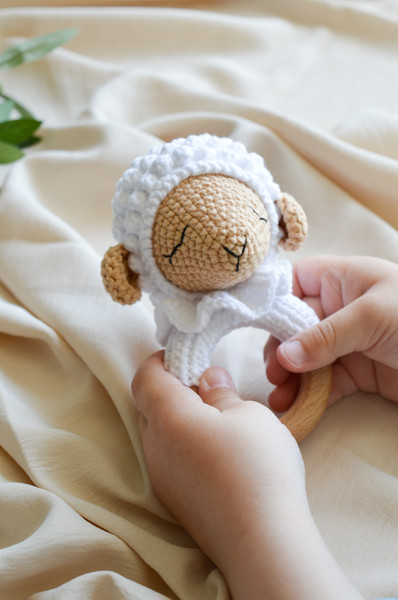 sheep crochet rattle.jpg