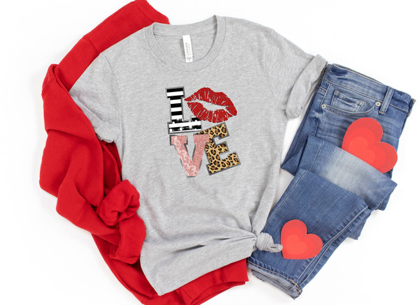 Valentine love Lips Shirt,Heart Shirt,Love Shirt,Leopard Print Shirt,Retro Leopard Shirt,Leopard Design For Women Shirt,glitter lips shirt - 1.jpg
