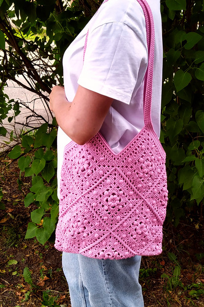 crochet tote bag granny squares tutorial.jpg