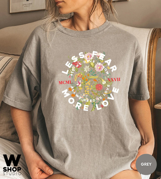 Wildflower Tshirt, Wild Flowers Oversized Tee, Floral Tshirt, Flower Shirt, Gift for Women, Ladies Shirts, Best Friend Gift - 5.jpg