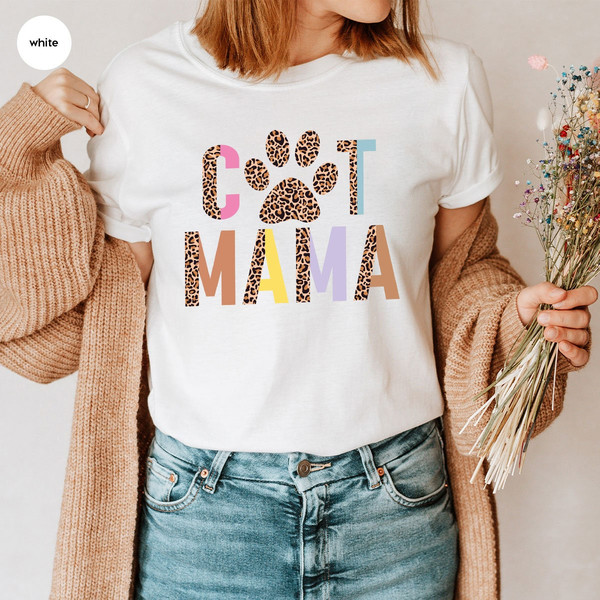 Aesthetic Cat Mom Paw Graphic Tees, Cute Leopard Paw Print Cat Mama Crewneck Sweatshirt, Cat Mom Gifts, Cat Owner Womens Clothing - 7.jpg
