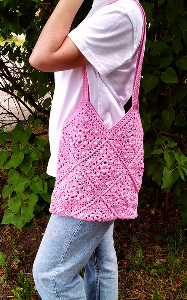 crochet bag with flower pattern.jpg