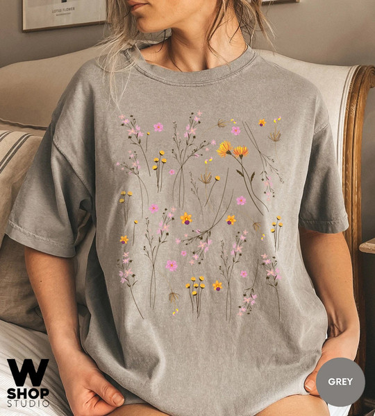 Wildflower Tshirt, Wild Flowers Shirt, Floral Tshirt, Flower Shirt, Gift for Women, Ladies Tee, Best Friend Gift, Comfort Colors, Oversized - 3.jpg