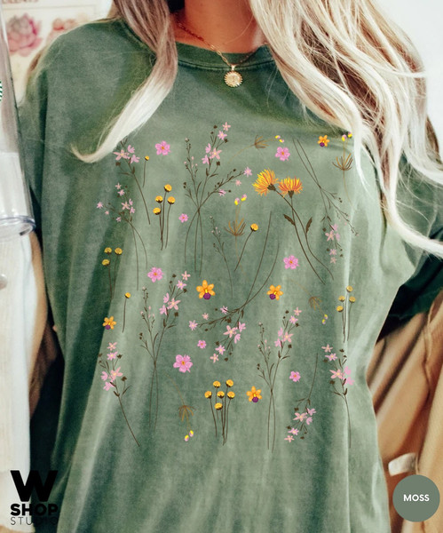 Wildflower Tshirt, Wild Flowers Shirt, Floral Tshirt, Flower Shirt, Gift for Women, Ladies Tee, Best Friend Gift, Comfort Colors, Oversized - 4.jpg