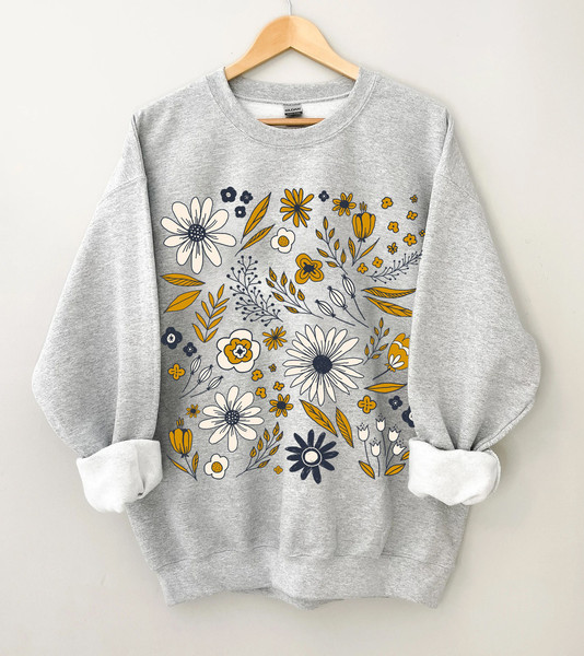 Flower Sweatshirt, Wildflower Women Sweatshirts, Plus Size, Ladies Flower Girl Gifts, Floral Gift, Girlfriend Gift - 5.jpg
