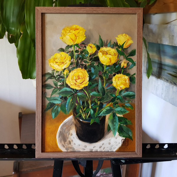 01 Oil painting in a frame - Yellow roses  8.2 - 11.6 in..jpg