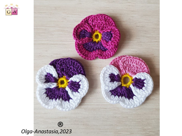 Pansies_flower_crochet_pattern (5).jpg