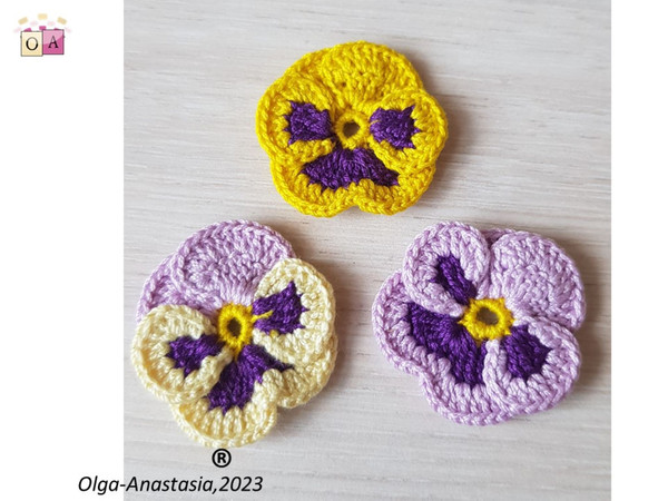 Pansies_flower_crochet_pattern (6).jpg