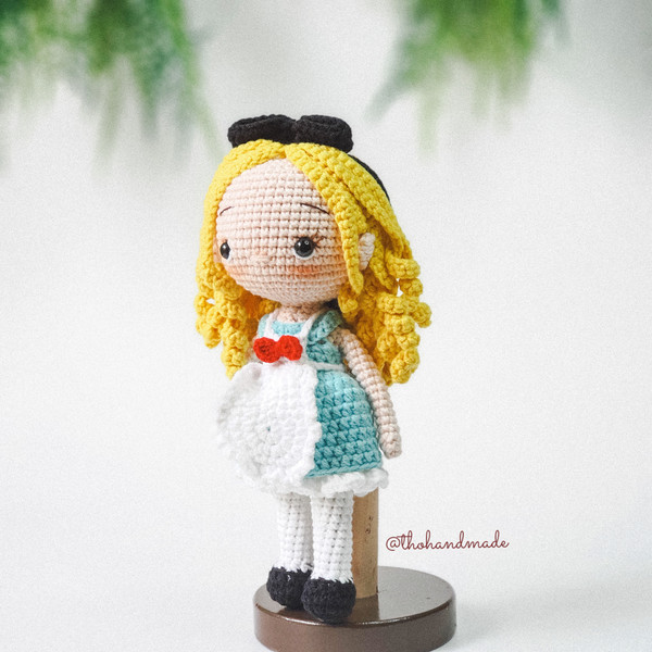 Alice crochet amigurumi doll, amigurumi princess doll, Alice in wonderland amigurumi princess, stuffed doll, baby shower gift, birthday gift (3).jpg