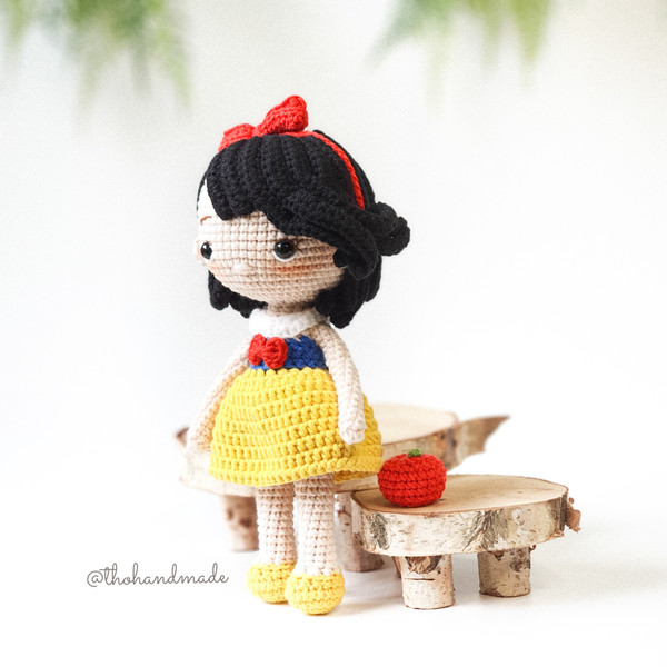 Snow White crochet amigurumi doll, cuddle doll, amigurumi princess disney,  stuffed doll, crochet disney doll for sale, disney plush dolls (4).jpg