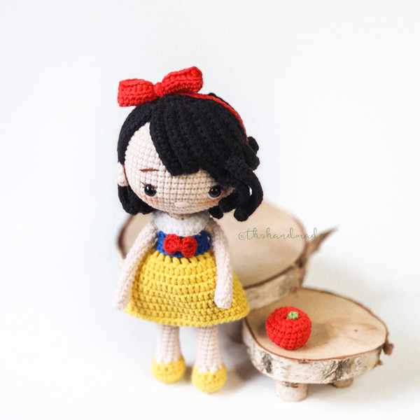 Snow White crochet amigurumi doll, cuddle doll, amigurumi princess disney,  stuffed doll, crochet disney doll for sale, disney plush dolls.jpg