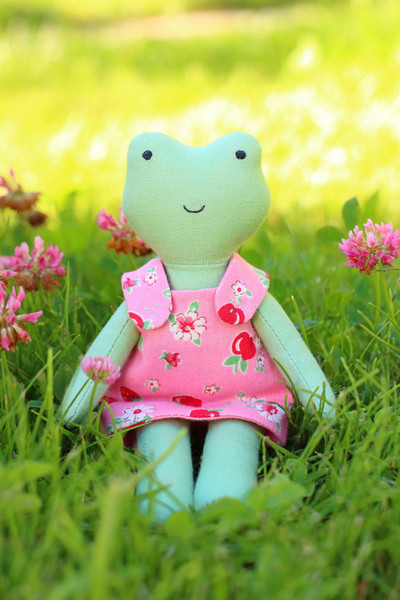 mini-frog-doll.JPG