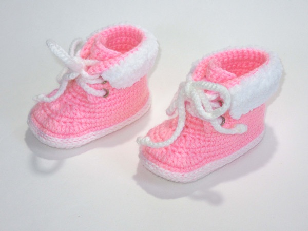 Pink crochet baby boots, Handmade baby shoes, Slippers, Soft baby footwear, Baby shower gift, Gender reveal party gift for baby girl, Newborn gift.JPG