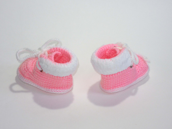 Pink crochet baby boots, Handmade baby shoes, Slippers, Soft baby footwear, Baby shower gift, Gender reveal party gift for baby girl, Newborn gift 5.JPG