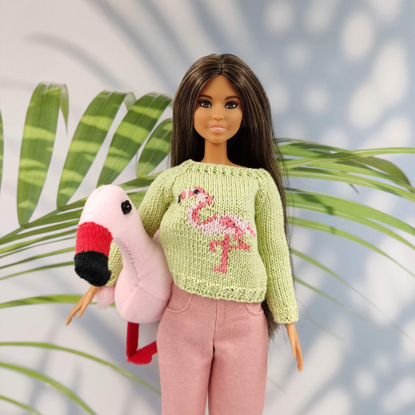 Flamingo sweater for Barbie.jpg