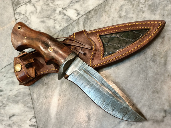 Handmade Damascus bowie knife with sheath Fixed blade hunting knife for Survival Ergonomic Walnut wood handle handmade Knives gifts for men.jpg