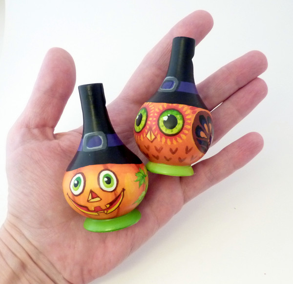 wooden whistle with Halloween pumpkin and owl. Whistling Wooden Pumpkin and Owl Shaped Whistle (27).jpg