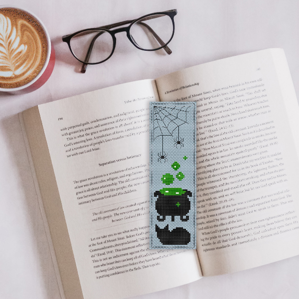 bookmark embroidery pattern cat