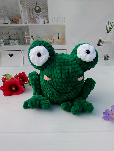 Crochet plush frog. Amigurumi plush frog. - Inspire Uplift