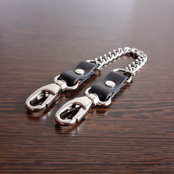 chain-leather-bdsm-connector.jpg
