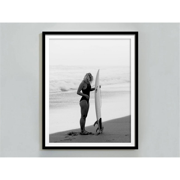 Surfboard Woman in Hawaii Print, Black and White, Vintage Be - Inspire  Uplift