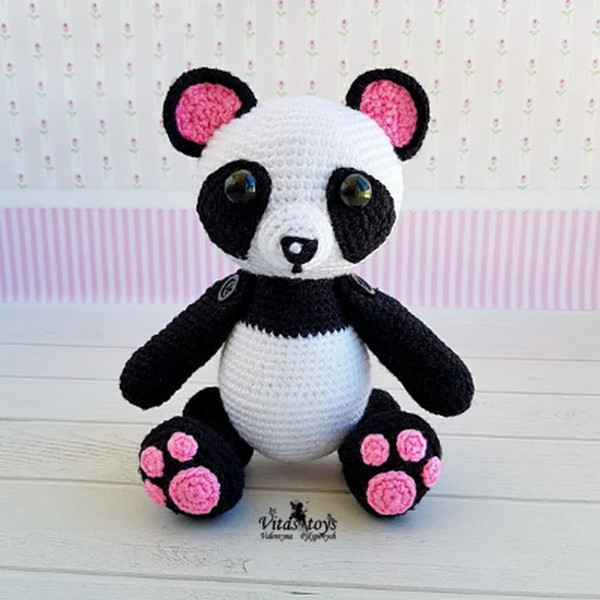 crochet toy Panda.png