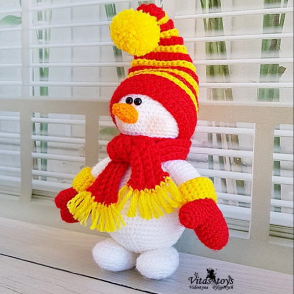 crochet Christmas Snowman.png