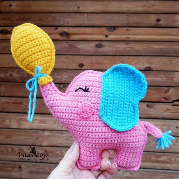 Amigurumi toy elephant.png
