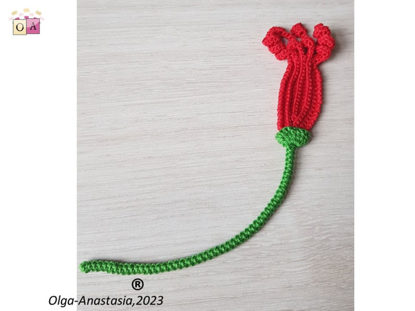 Poppy_flower_bud_crochet_pattern (7).jpg