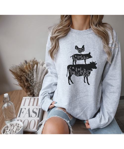 Chicken Pig Cow Wildflower Sweatshirt for Farm Lady T-Shirt Floral Barn Animals Lover Sweater Cow Pig Chicken Flowers Farm Animals Shirts - 1.jpg