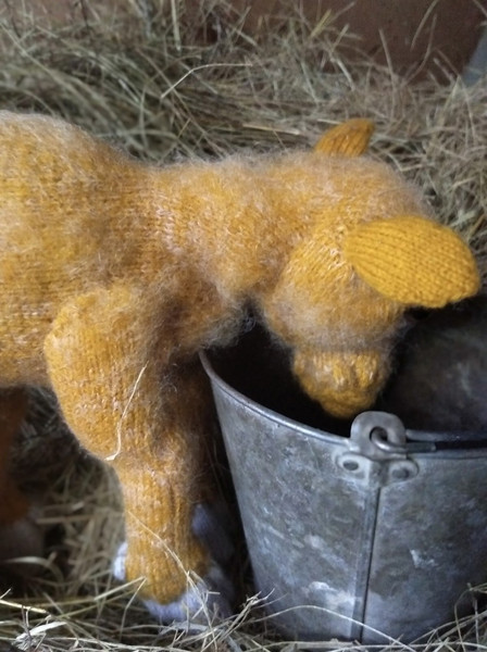 calf knitting pattern-Cow knitting pattern.jpg