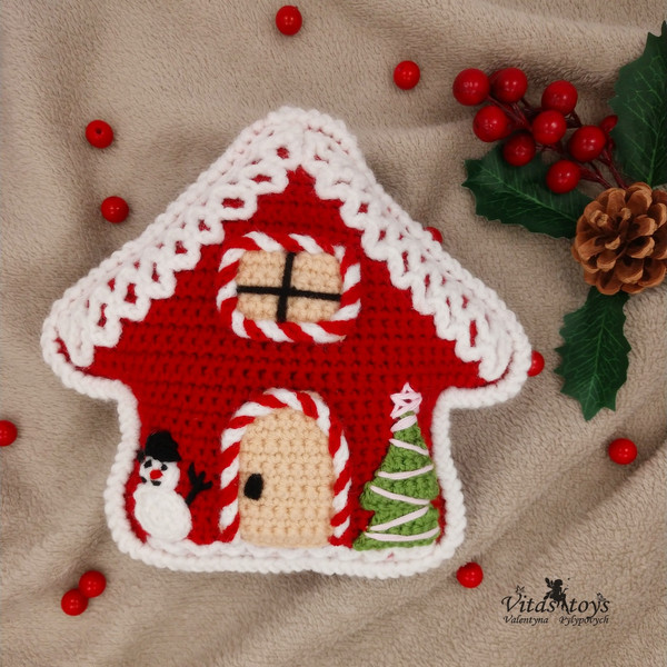 Crochet  Christmas Winter house.jpg