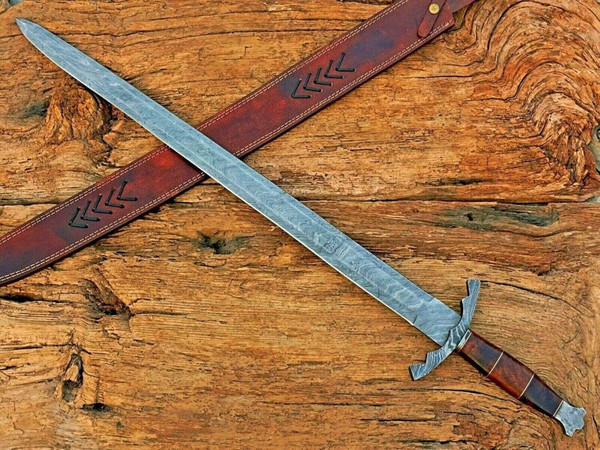 Blades-of-Yore-BM's-Handmade-Viking-Longsword-in-Pristine-Damascus-Steel (2).jpg