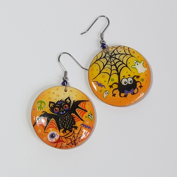 Round earrings and a merry Halloween pendant. Hand - painted . Costume Jewelry Set (10).jpg