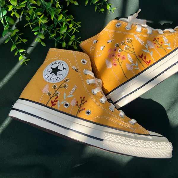 Embroidered Converse Custom Converse Colorful Bees And Flower Garden Flower ConverseMommy And Me OutfitsCustom Logo 1970s - 3.jpg
