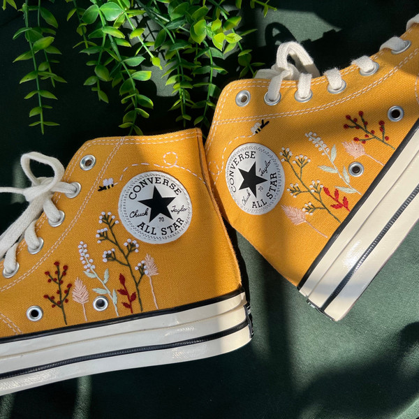Embroidered Converse Custom Converse Colorful Bees And Flower Garden Flower ConverseMommy And Me OutfitsCustom Logo 1970s - 4.jpg