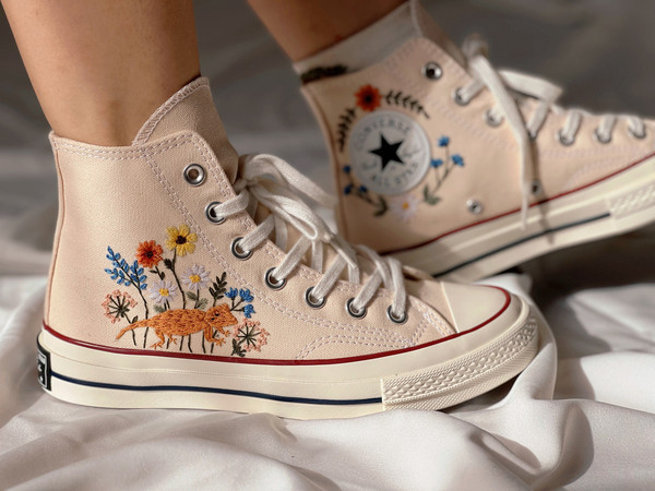Embroidered Converse High TopsFlower ConverseCustom Converse PetEmbroidered ConverseGarden Of Sunflowers And Daisies And Lizards - 7.jpg