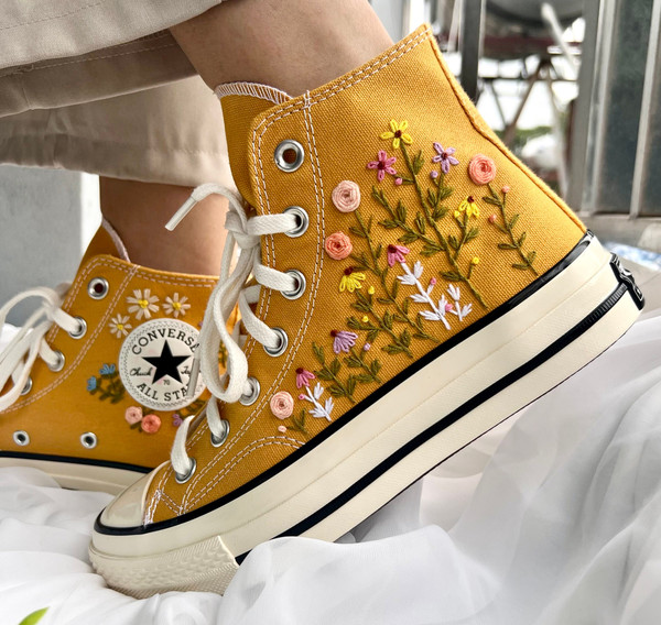 Embroidered ConverseConverse High TopsEmbroidered Sweet Rose And Lavender GardenConverse Chuck Taylor 1970s Flower Converse Dandelion - 6.jpg
