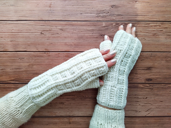fingerless gloves knit hand warmers.jpg