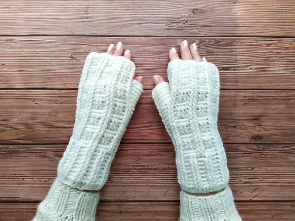 white fingerless gloves for women.jpg