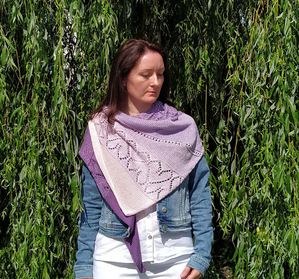 Easy knit shawl pattern for beginners.jpg