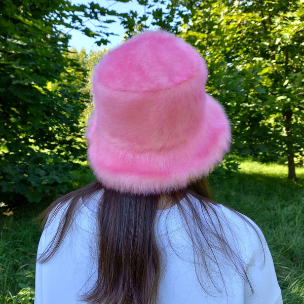 Cute fuzzy bucket hats. Fluffy pink hat. Festival fuzzy hat. Stylish shaggy fur hat.