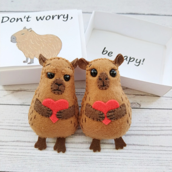 capybara-plush-couple