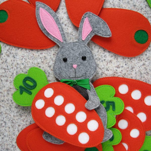 Matching- and-counting-activity-toy-spring-rabbit-and-carrots-4.jpg