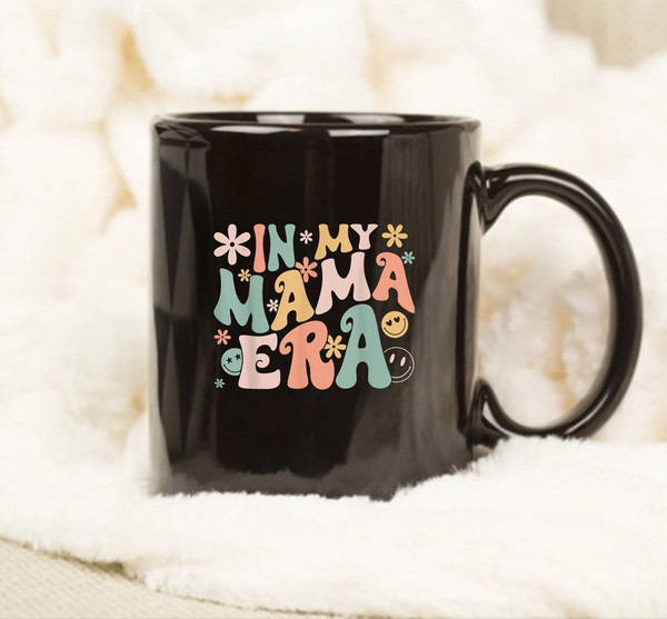 Funny In My Mama Era Lover Groovy Retro Mom Mother's Day Mug - 1.jpg
