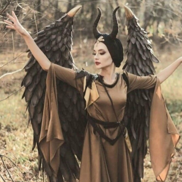 Maleficent wings with claws Maleficent costume, Black wings, Maleficent cosplay.jpg