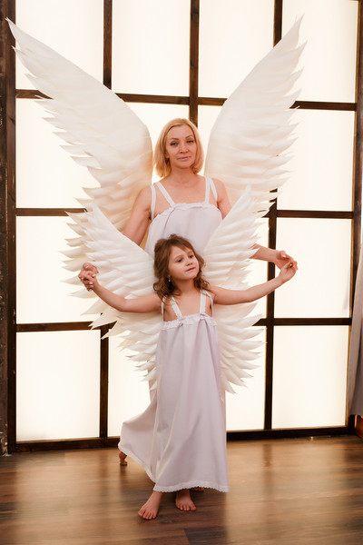 Wings Set Mother and Daughter Family Outfit Large Women's Wings Little Angel Girl Costume.jpg